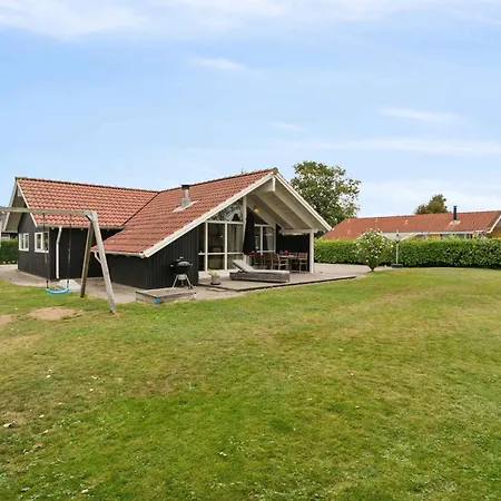 Beachside For The Whole Family * Broager