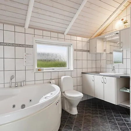 Beachside For The Whole Family Casa vacanze Broager
